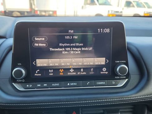 Used 2024 Nissan Rogue S image 36