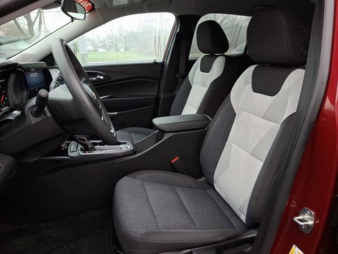 Used 2024 Chevrolet Trax LS image 13