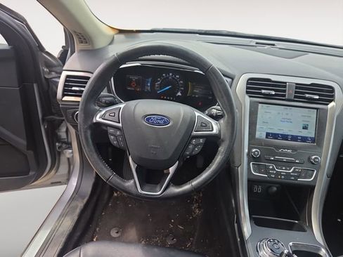 Used 2020 Ford Fusion SEL FWD image 10
