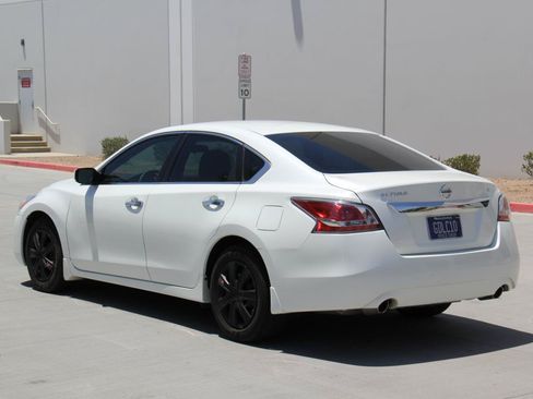 Used 2015 Nissan Altima 2.5 S w/ Power Driver Seat Package FWD image 7