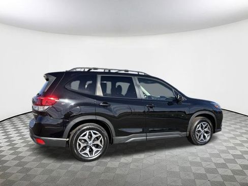 Certified 2023 Subaru Forester Premium image 8