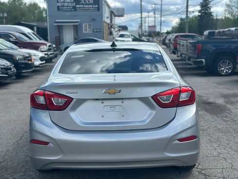 Used 2018 Chevrolet Cruze LS FWD image 3