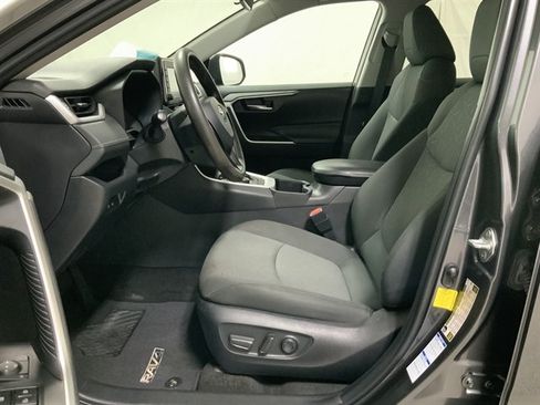 Used 2022 Toyota RAV4 XLE AWD/4WD image 15