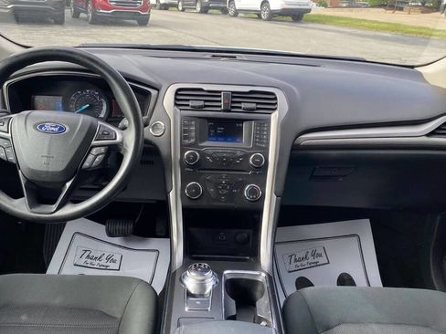 Used 2018 Ford Fusion SE FWD image 17
