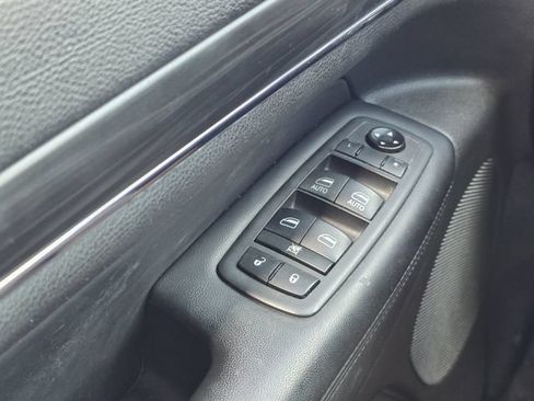 Used 2020 Jeep Grand Cherokee Limited w/ Luxury Group II RWD image 18