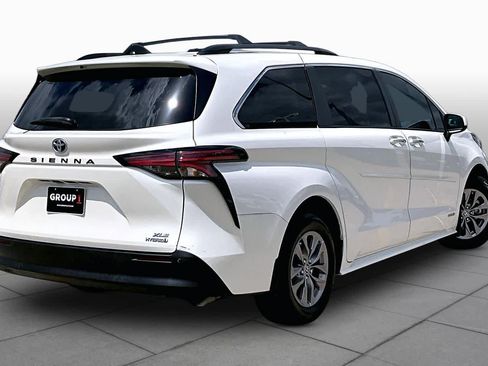 Used 2021 Toyota Sienna XLE FWD image 13