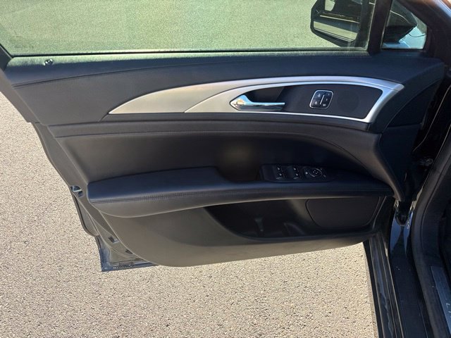 Used 2017 Lincoln MKZ Premiere FWD image 12