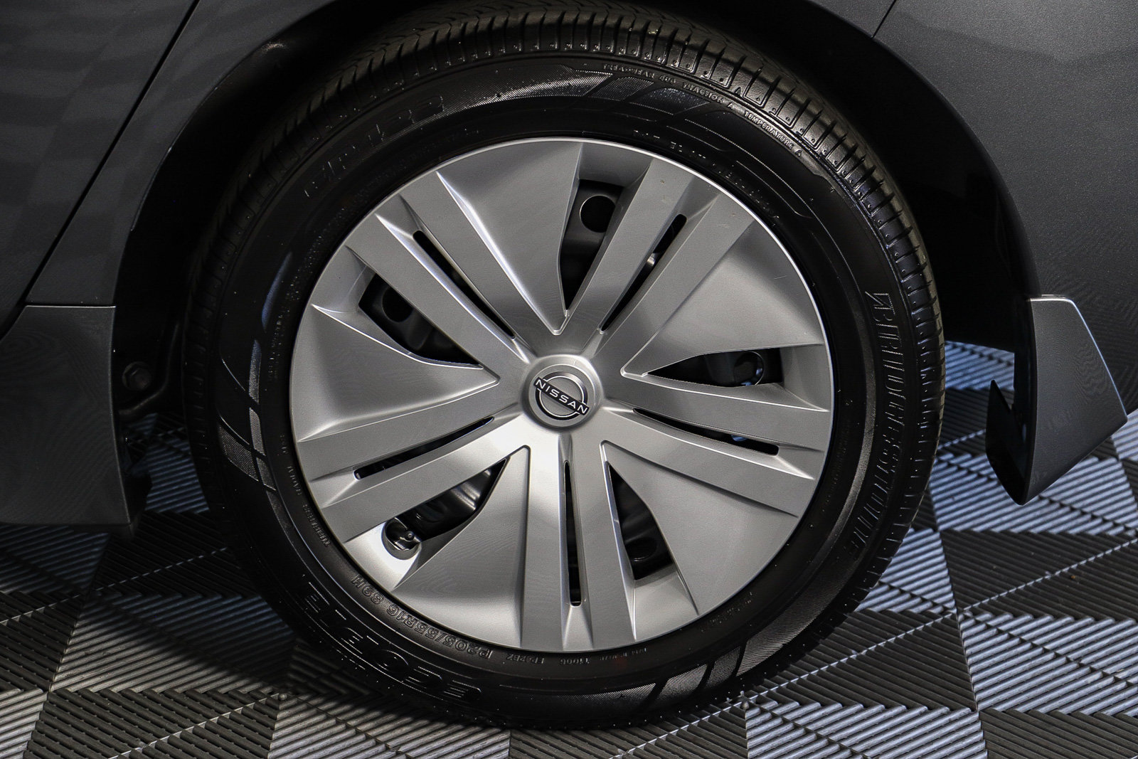 Used 2025 Nissan Leaf S FWD image 12