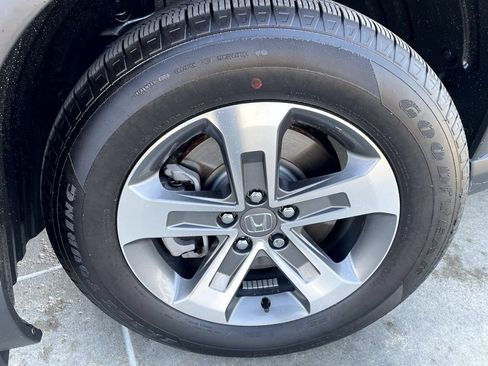 Used 2025 Honda Pilot EX-L image 6