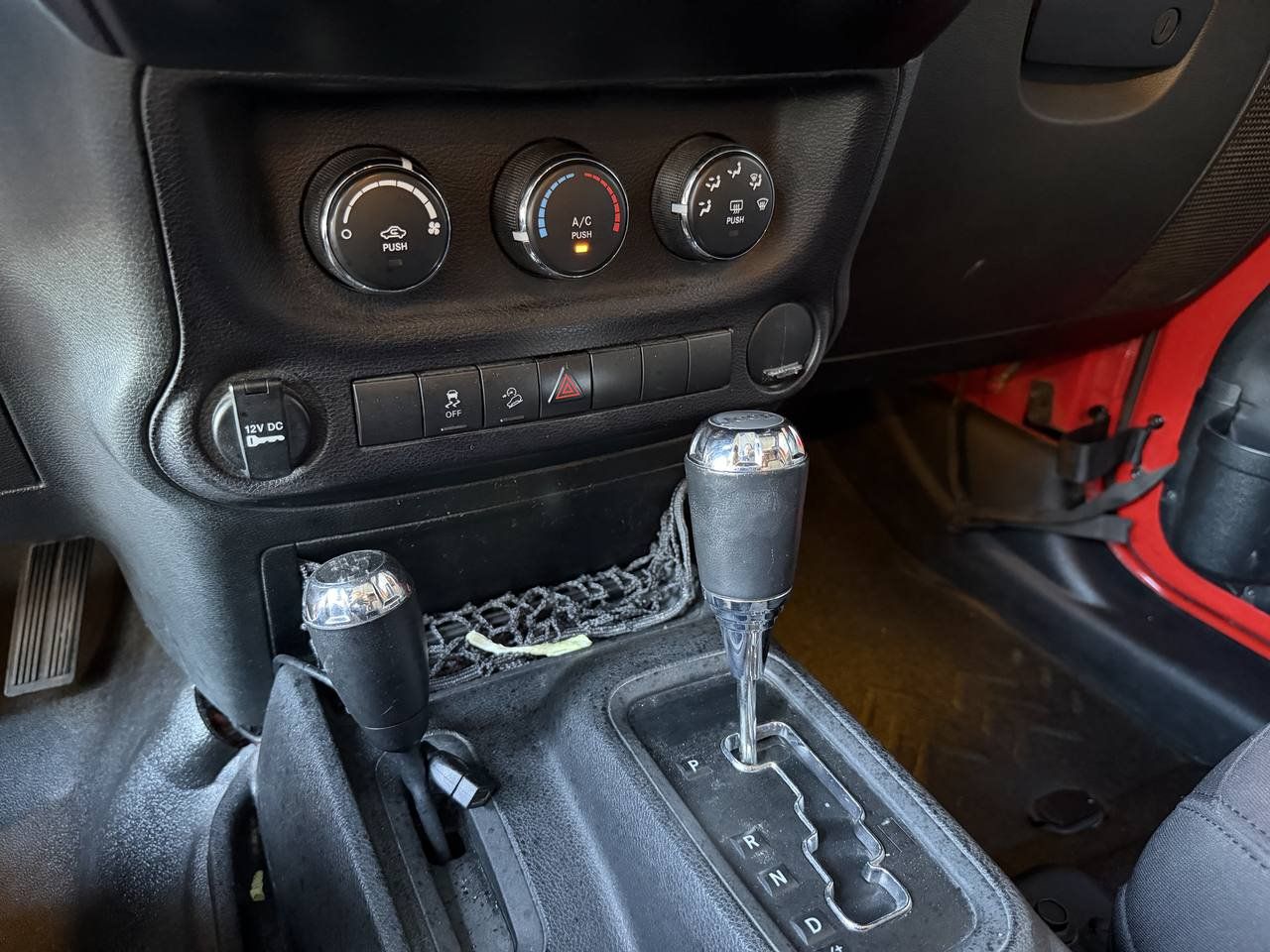 Used 2014 Jeep Wrangler Unlimited Sport w/ Connectivity Group AWD/4WD image 18