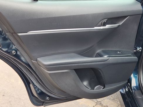 Used 2019 Toyota Camry LE image 21