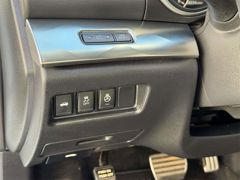 Used 2018 Nissan Maxima SR image 9