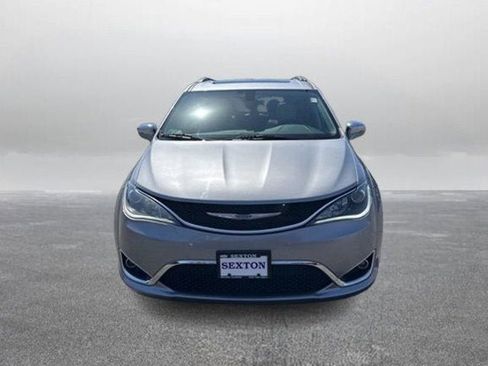 Used 2019 Chrysler Pacifica Limited FWD image 4