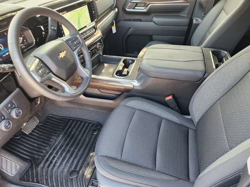 New 2025 Chevrolet Silverado 2500 LT w/ Convenience Package AWD/4WD image 4