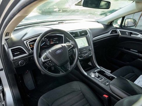 Used 2020 Ford Fusion SE image 9