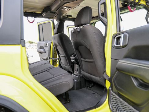Used 2022 Jeep Wrangler Unlimited Sahara w/ LED Lighting Group AWD/4WD image 41