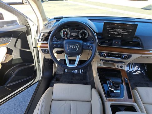 Used 2023 Audi Q5 e Premium Plus w/ Premium Plus Package image 16