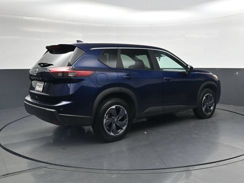 Used 2025 Nissan Rogue SV FWD image 5