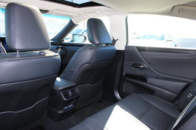 Certified 2025 Lexus ES 300h w/ Premium Package FWD image 9