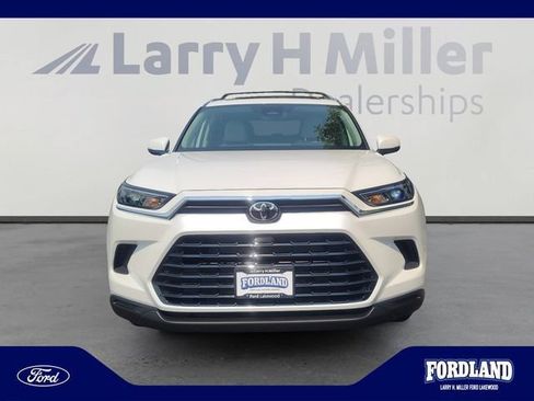 Used 2026 Toyota Grand Highlander AWD image 8