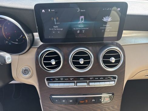 Used 2020 Mercedes-Benz GLC 300 4MATIC image 23