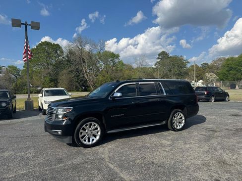 Used 2015 Chevrolet Suburban LTZ image 9