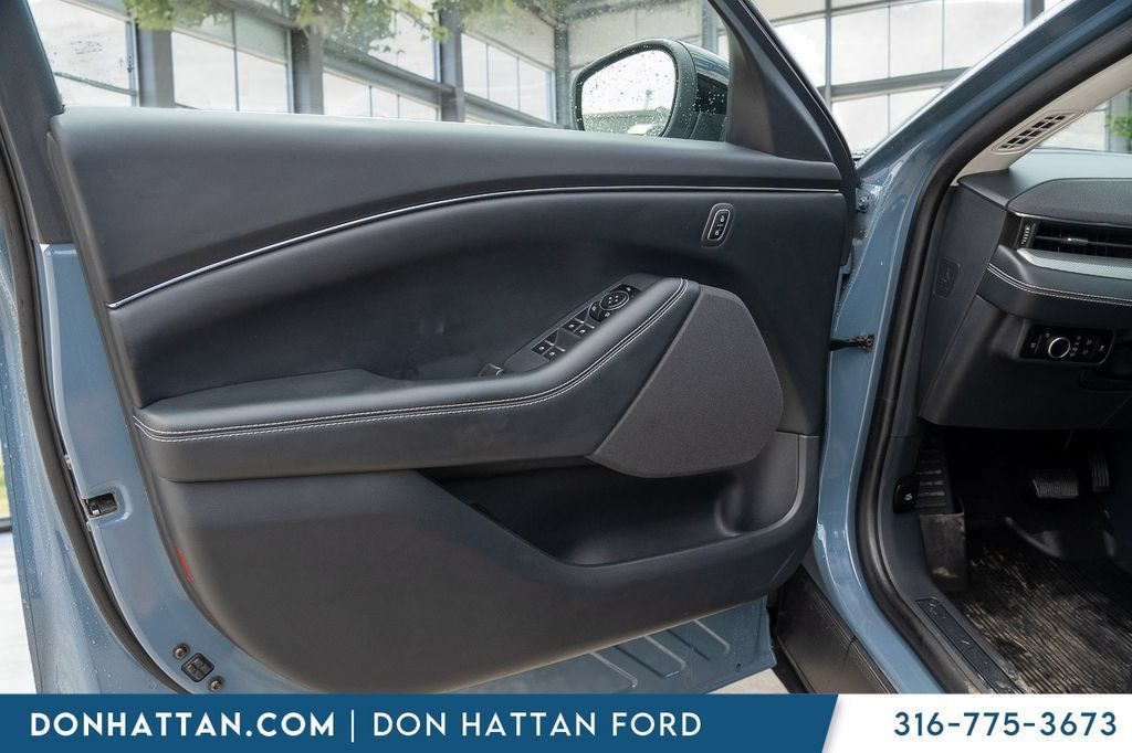 Used 2023 Ford Mustang Mach-E Select RWD image 7