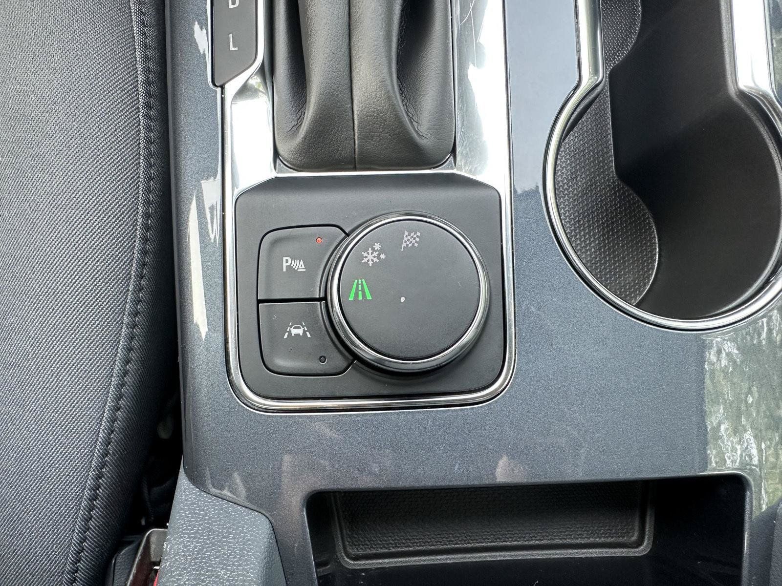 Used 2022 Chevrolet Blazer LT FWD image 23