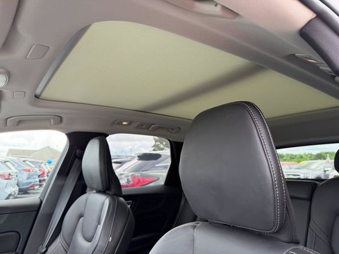 Used 2023 Volvo XC60 B5 Ultimate w/ Climate Package FWD image 26