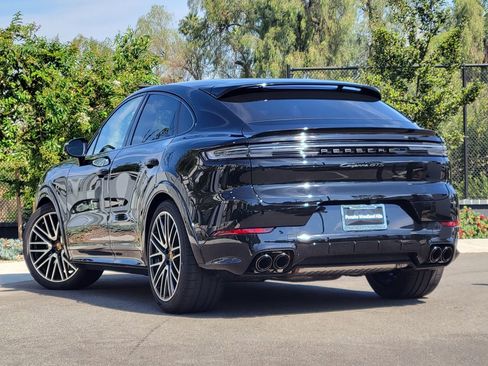 New 2026 Porsche Cayenne GTS AWD/4WD image 3