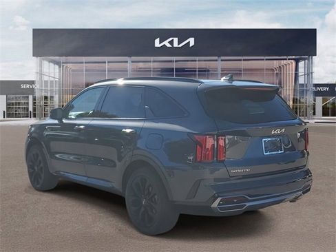Certified 2023 Kia Sorento SX image 4