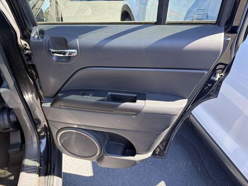 Used 2017 Jeep Patriot Sport w/ Power Value Group AWD/4WD image 12