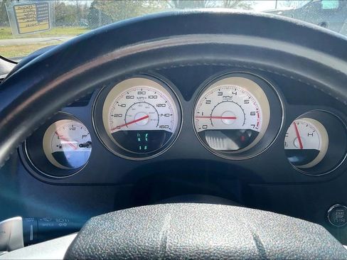 Used 2013 Dodge Challenger R/T image 17