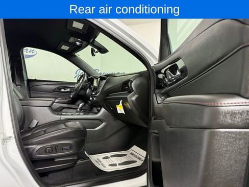 Used 2023 Chevrolet Traverse RS image 18