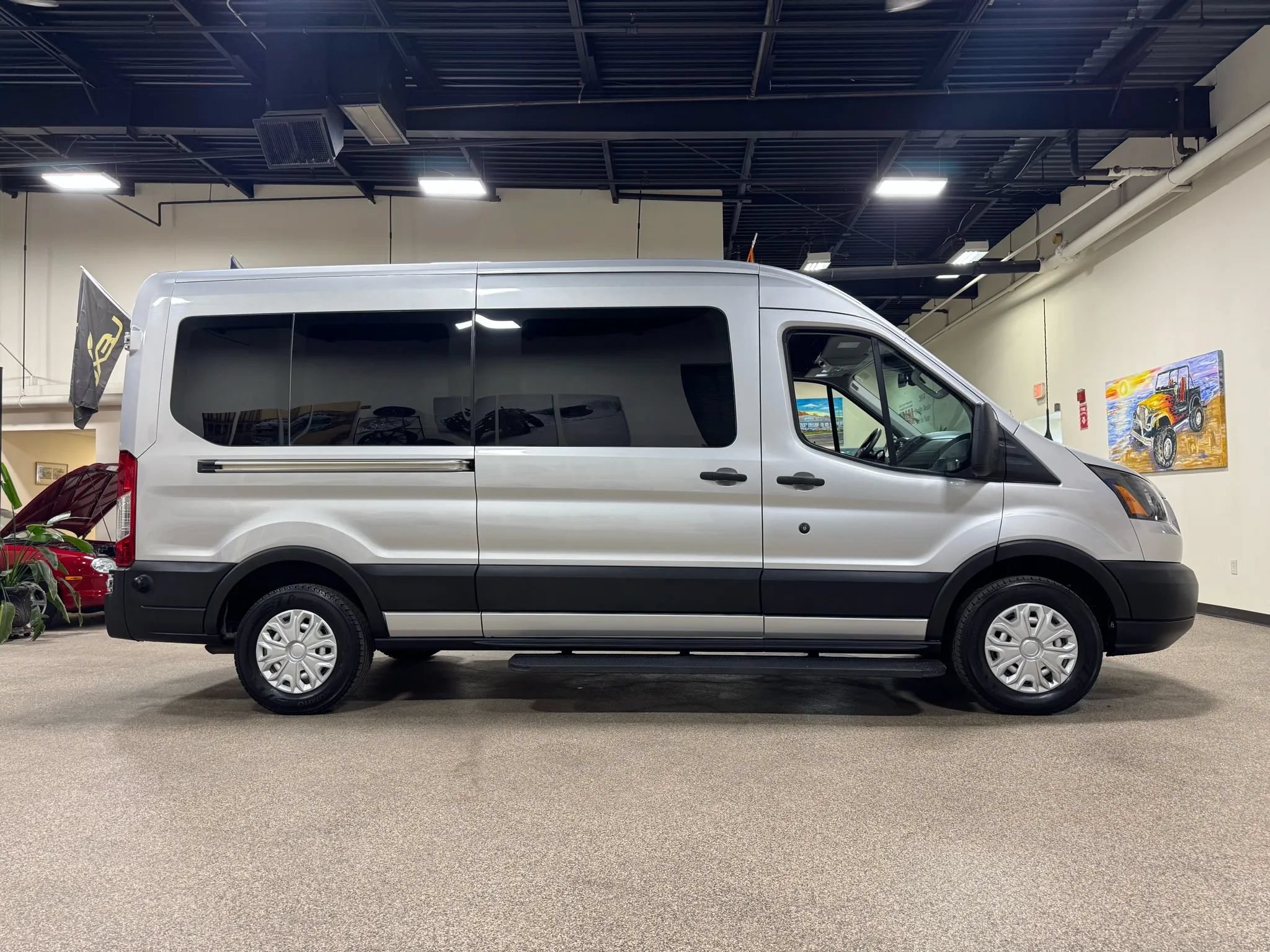Used 2019 Ford Transit 250 148 Medium Roof RWD image 5