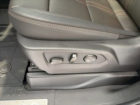 New 2026 Chevrolet Suburban High Country image 11