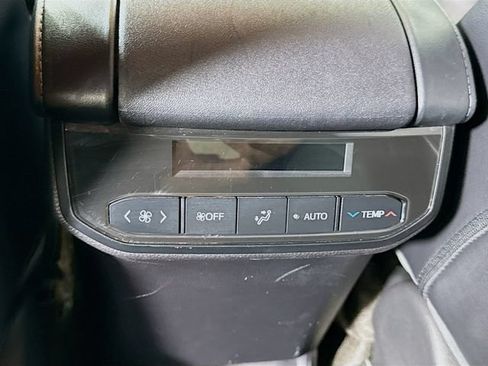 Used 2023 Toyota Highlander XSE FWD image 25