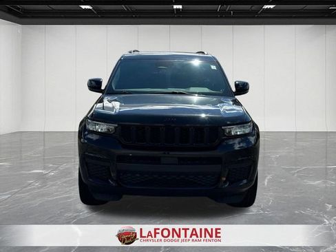 Used 2024 Jeep Grand Cherokee L Altitude AWD/4WD image 8