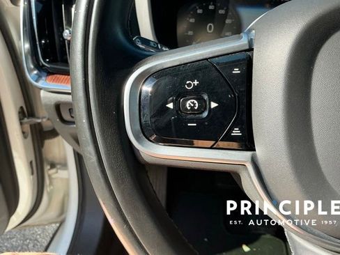 Used 2020 Volvo V60 T5 Momentum FWD image 18