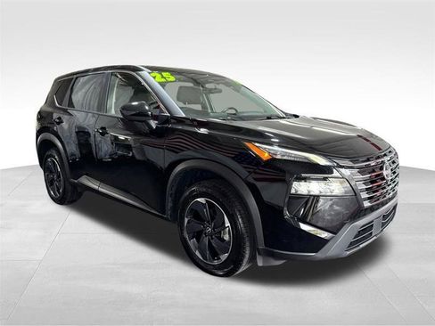 Used 2025 Nissan Rogue SV AWD/4WD image 3