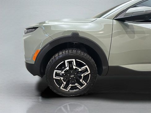 Certified 2025 Hyundai Santa Cruz Limited image 3