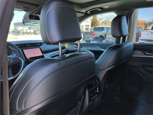 New 2025 Jeep Grand Cherokee Limited image 19