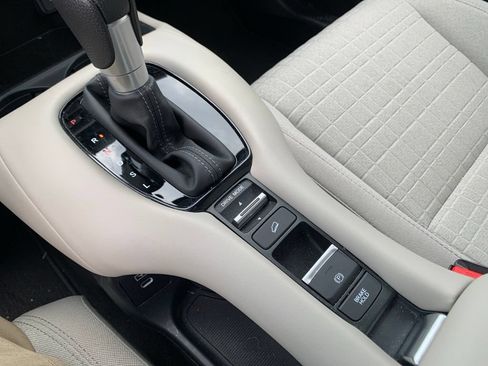 Used 2025 Honda HR-V LX image 44
