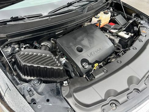 Used 2023 Chevrolet Traverse LT AWD/4WD image 46