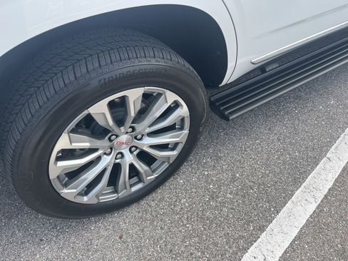 Used 2023 GMC Yukon Denali image 9