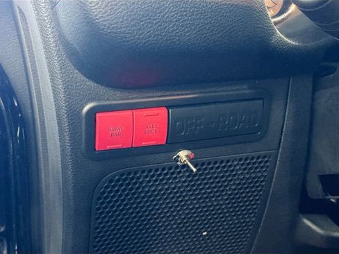 Used 2015 Jeep Wrangler Unlimited Rubicon image 11