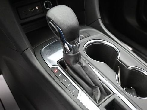 Used 2024 Chevrolet Equinox LT FWD image 24