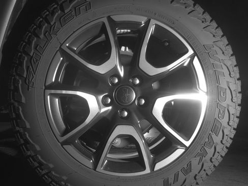 Used 2025 Jeep Compass Trailhawk AWD/4WD image 14