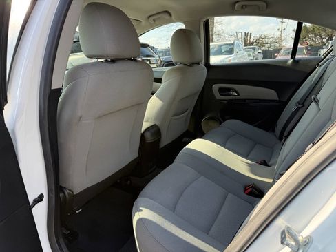 Used 2013 Chevrolet Cruze LT image 10