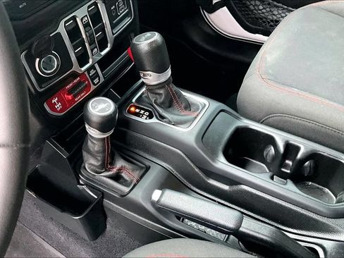 Used 2023 Jeep Wrangler Unlimited Rubicon AWD/4WD image 19